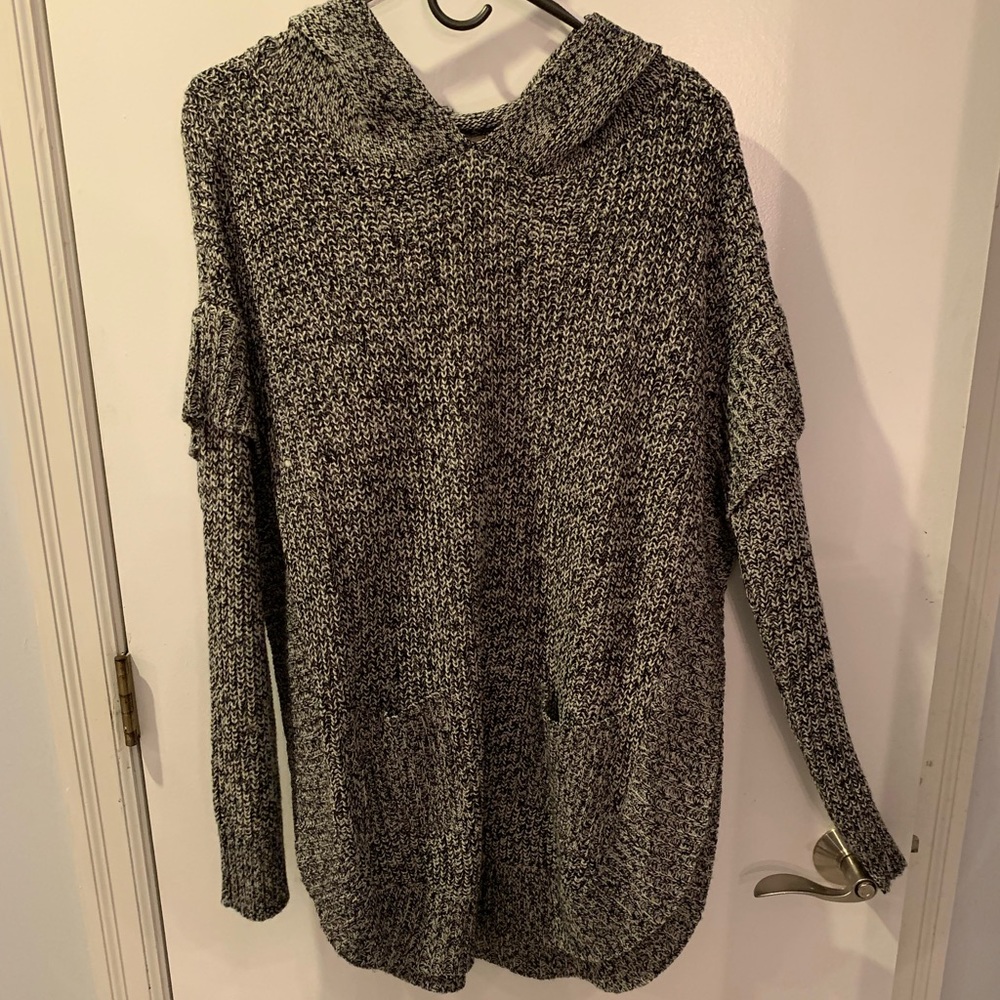 Black & white oversized sweater